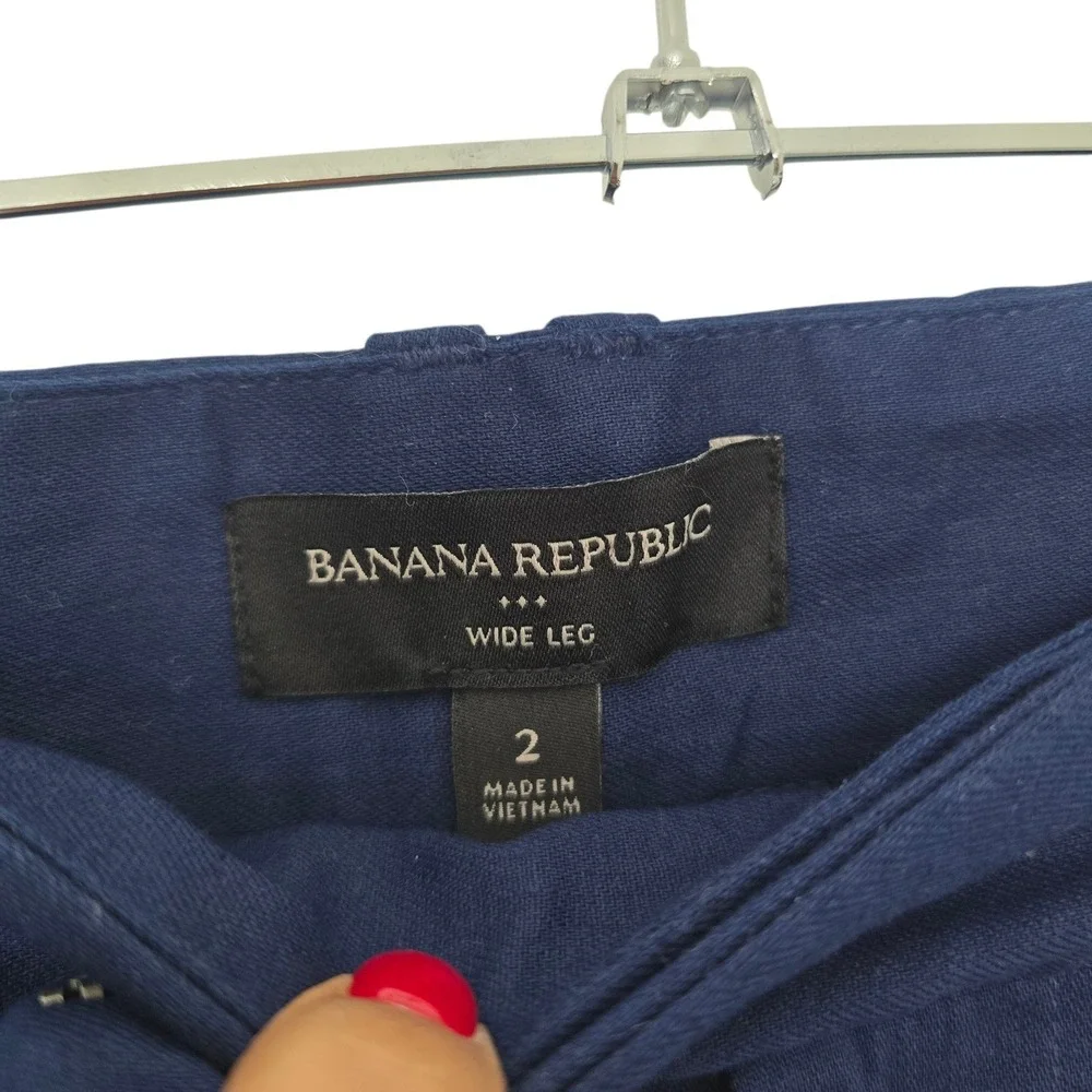 Banana Republic polished wide